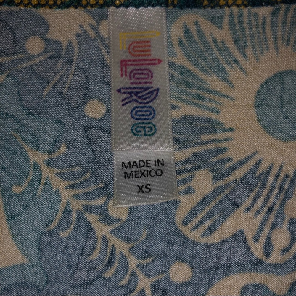 Lularoe top - Picture 2 of 3